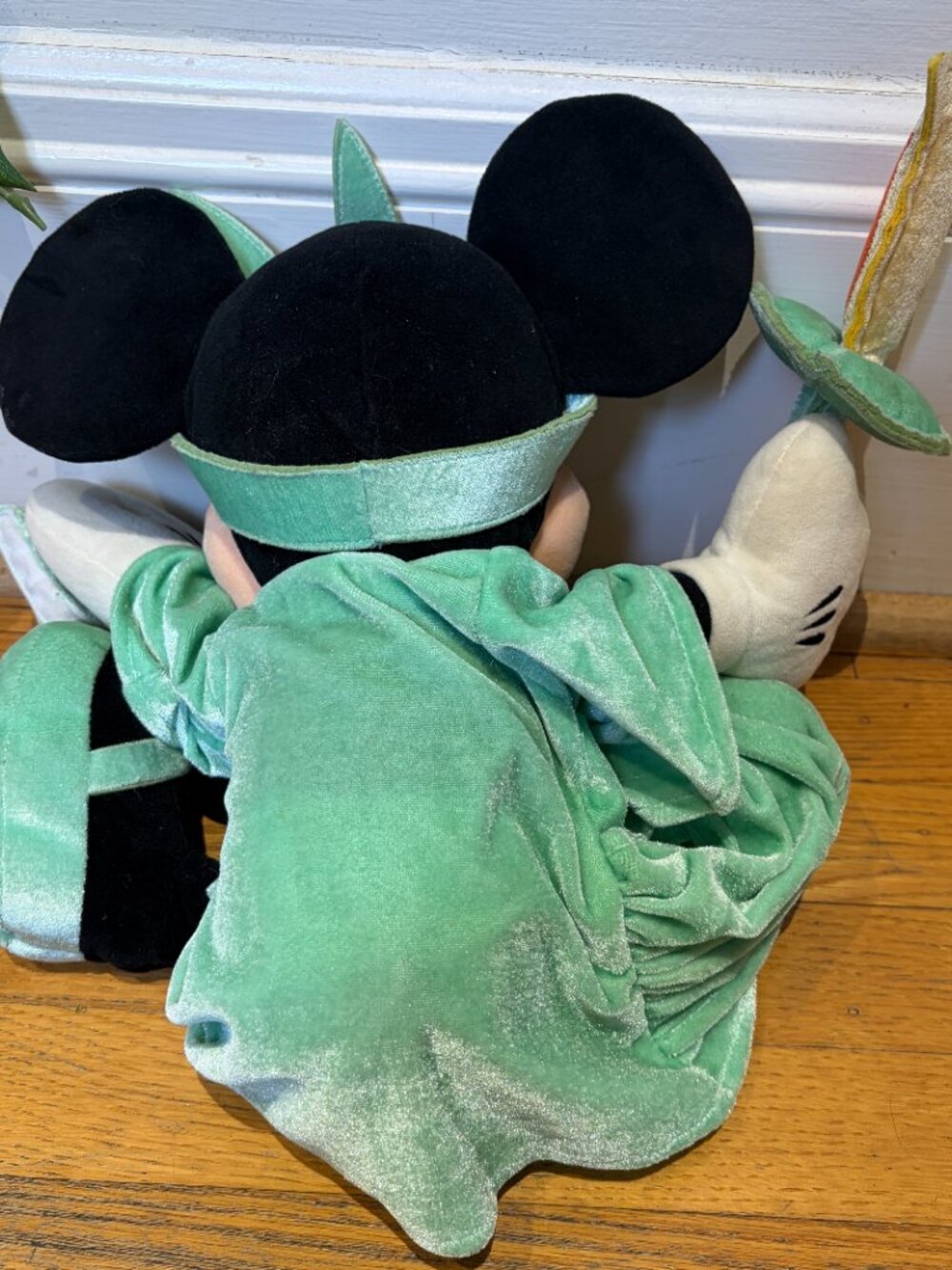 Disney Store Minnie Mouse Statue of Liberty Plush 19" - Picture 7 of 13